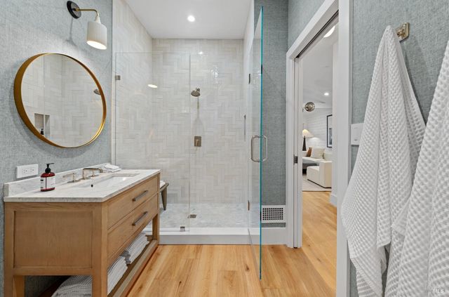 9 Fay Dr, Kentfield, CA 94904