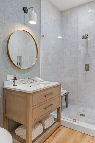 9 Fay Dr, Kentfield, CA 94904