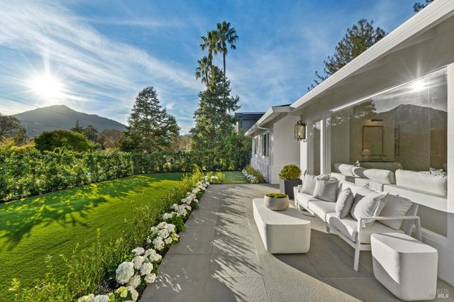 9 Fay Dr, Kentfield, CA 94904