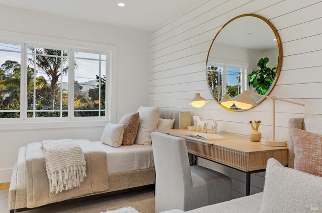 9 Fay Dr, Kentfield, CA 94904