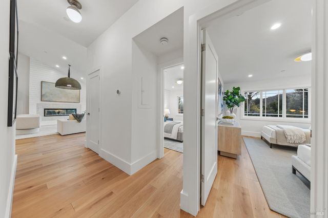 9 Fay Dr, Kentfield, CA 94904