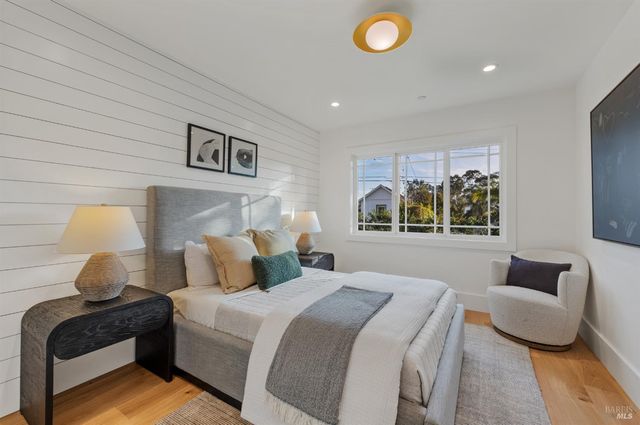 9 Fay Dr, Kentfield, CA 94904