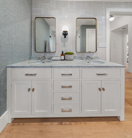 9 Fay Dr, Kentfield, CA 94904