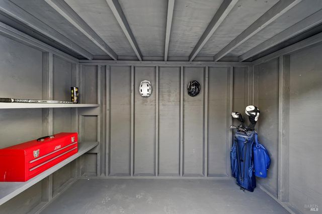 9 Fay Dr, Kentfield, CA 94904