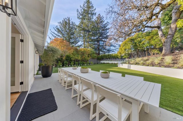 9 Fay Dr, Kentfield, CA 94904