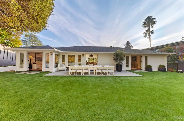 9 Fay Dr, Kentfield, CA 94904