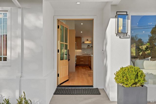 9 Fay Dr, Kentfield, CA 94904