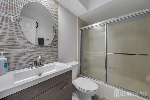 130 Magee Court, East Brunswick, NJ 08816