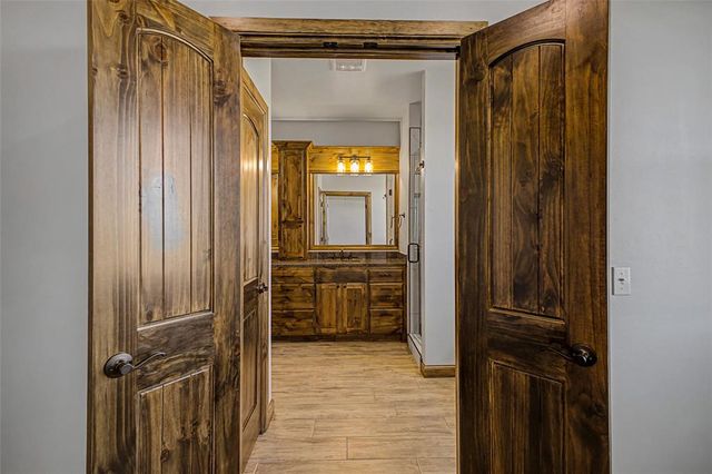 1185 Wolf Creek Drive, Blanchard, OK 73010