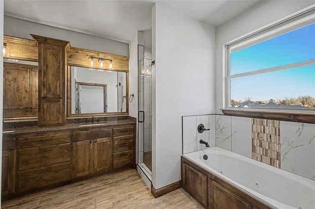 1185 Wolf Creek Drive, Blanchard, OK 73010