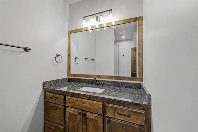 1185 Wolf Creek Drive, Blanchard, OK 73010