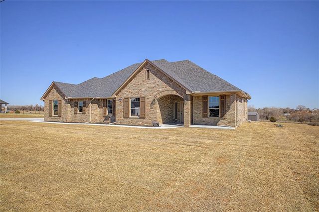 1185 Wolf Creek Drive, Blanchard, OK 73010