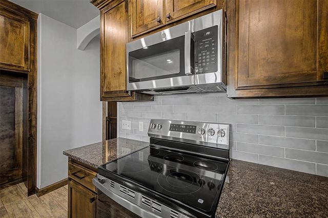 1185 Wolf Creek Drive, Blanchard, OK 73010