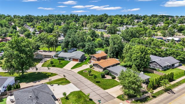 2339 Meadow Lane NE, Cedar Rapids, IA 52402