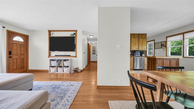 2339 Meadow Lane NE, Cedar Rapids, IA 52402