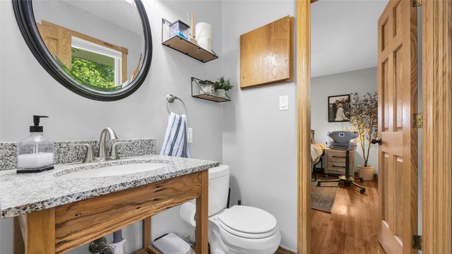 2339 Meadow Lane NE, Cedar Rapids, IA 52402