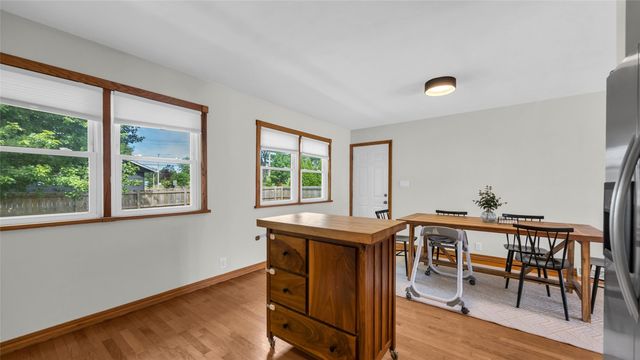 2339 Meadow Lane NE, Cedar Rapids, IA 52402