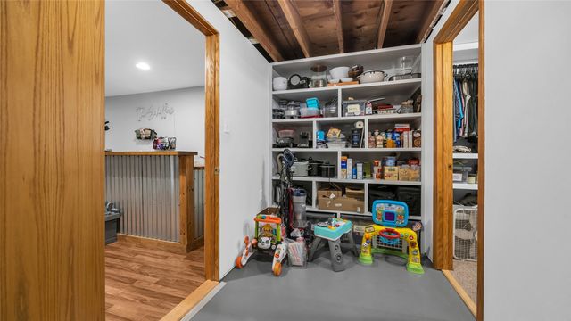 2339 Meadow Lane NE, Cedar Rapids, IA 52402