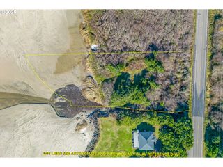 N 101 Hwy 300, Yachats, OR 97498
