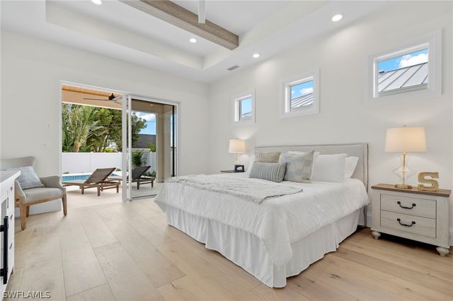 766 95th AVE N, Naples, FL 34108