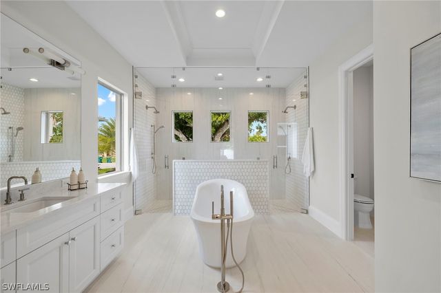 766 95th AVE N, Naples, FL 34108