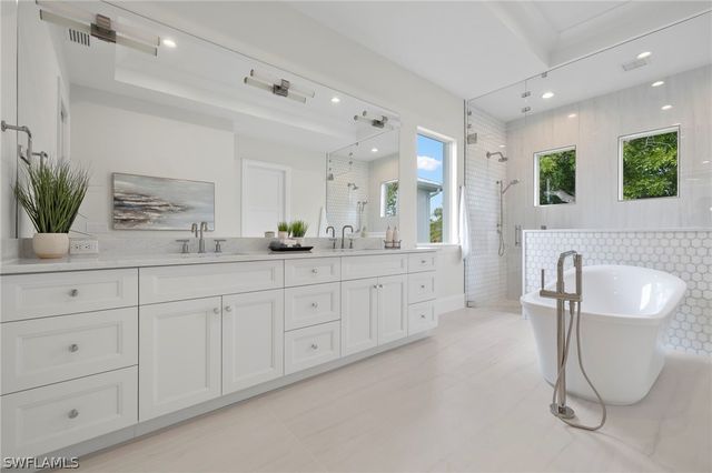 766 95th AVE N, Naples, FL 34108