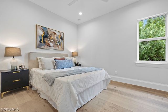 766 95th AVE N, Naples, FL 34108