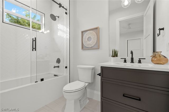 766 95th AVE N, Naples, FL 34108