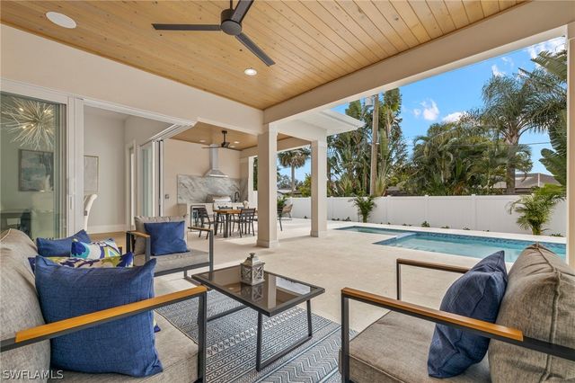 766 95th AVE N, Naples, FL 34108