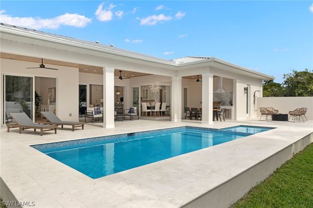 766 95th AVE N, Naples, FL 34108