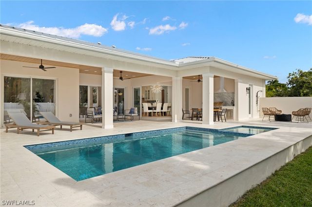 766 95th AVE N, Naples, FL 34108