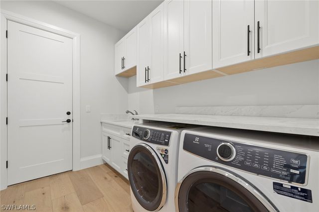 766 95th AVE N, Naples, FL 34108