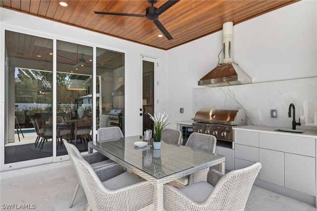 766 95th AVE N, Naples, FL 34108