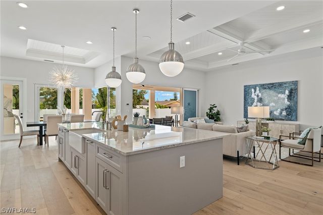 766 95th AVE N, Naples, FL 34108