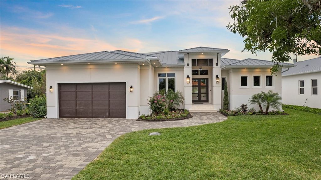 766 95th AVE N, Naples, FL 34108