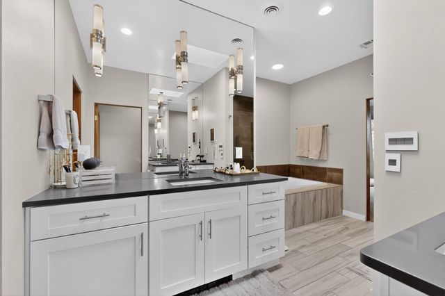 6305 Ghost Flower Trail NE, Albuquerque, NM 87111