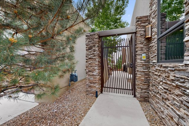6305 Ghost Flower Trail NE, Albuquerque, NM 87111
