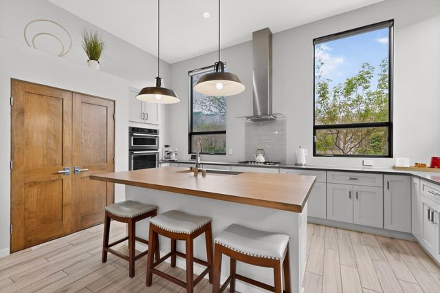 6305 Ghost Flower Trail NE, Albuquerque, NM 87111