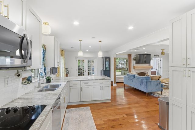 9270 EAST BRIDGE DR, Germantown, TN 38139