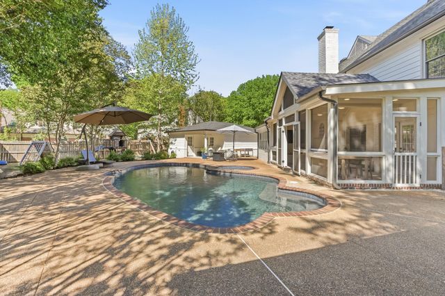 9270 EAST BRIDGE DR, Germantown, TN 38139