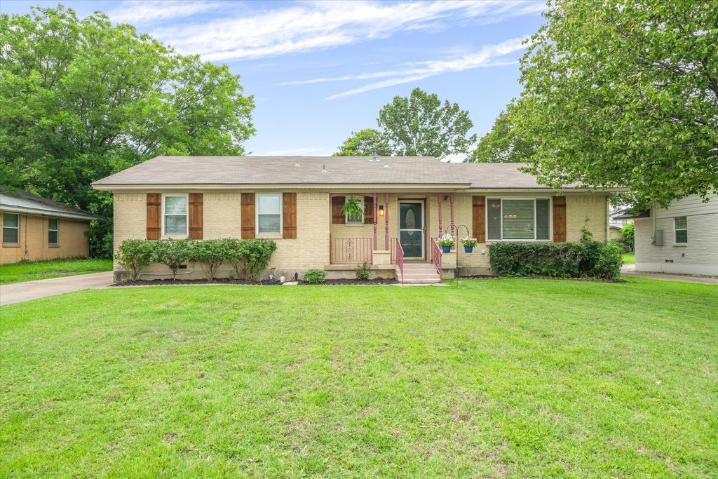 913 Pinson Road, Forney, TX 75126