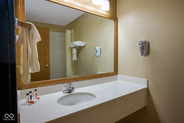 2122 Holiday Lane, Franklin, IN 46131