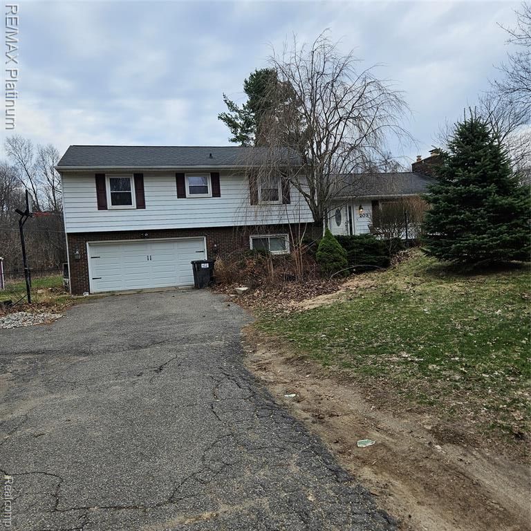 203 S. Burkhart S Burkhart Road, Howell, MI 48843