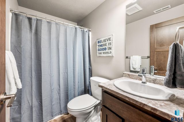 9016 W 24th St, Sioux Falls, SD 57106