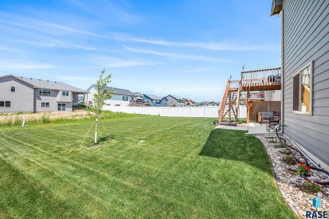 9016 W 24th St, Sioux Falls, SD 57106