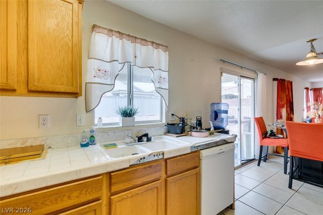 827 Royalmile Way, North Las Vegas, NV 89032