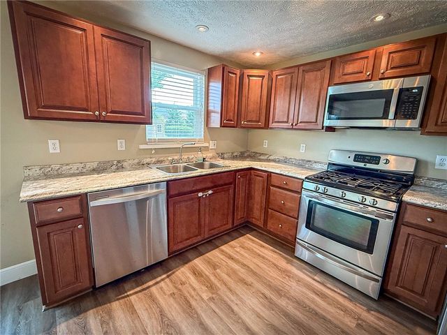 126 Cornell Dr, Center Twp, PA 16001
