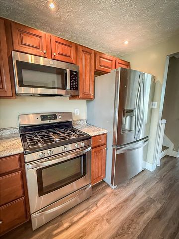 126 Cornell Dr, Center Twp, PA 16001