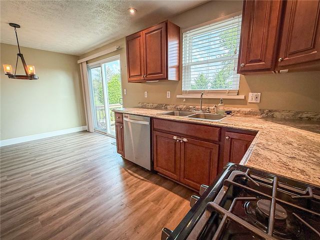 126 Cornell Dr, Center Twp, PA 16001
