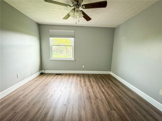 126 Cornell Dr, Center Twp, PA 16001